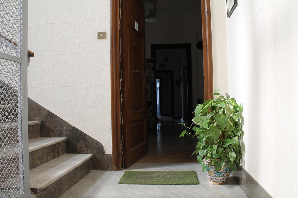 B&B Nica Domus パレルモ エクステリア 写真